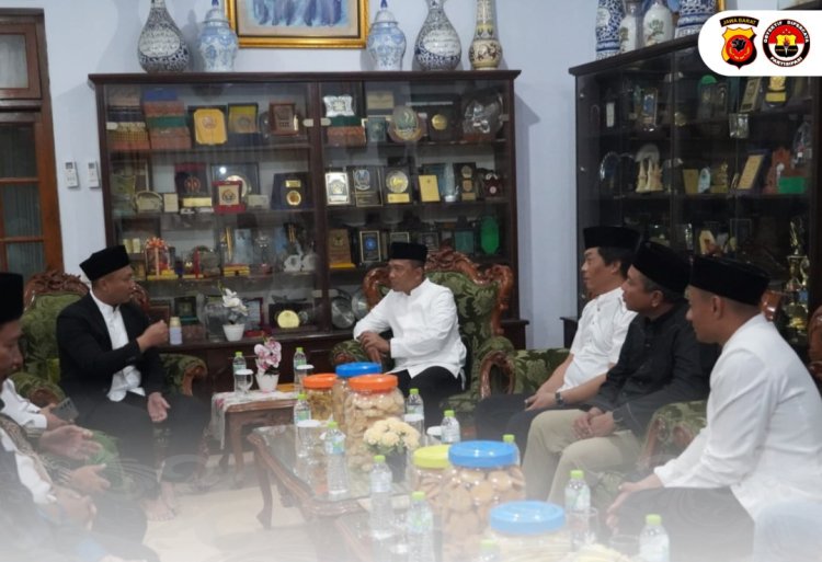 Kapolda Jabar Silaturahmi Dan Ziarah Ke Ponpes Suryalaya, Perkuat Sinergi Ulama -Polri