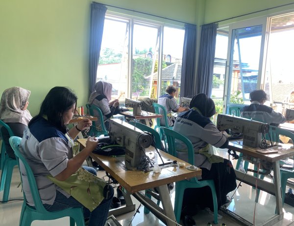 Ujian Pelatihan Bordir BLK Singosari di Warkop Digital Mekarsari, Menciptakan generasi unggul dengan keterampilan  dan Kreatifitas Lokal