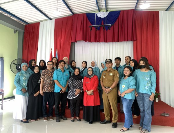 Penutupan Pelatihan Bordir LPK Singosari Digelar di Warkop Digital Mekar Sari, Peserta Pamerkan Karya Hasil Jahitan Sendiri