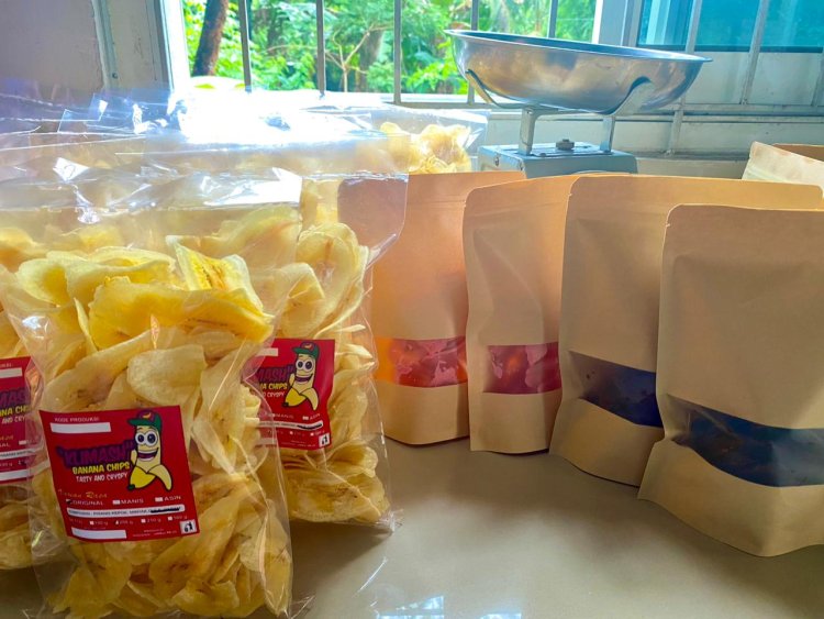 Mengubah Pisang Menjadi Cuan: Mengintip Proses Produksi Keripik Pisang UMKM Lokal