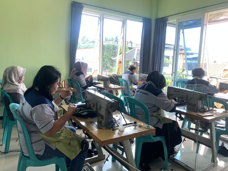 Ujian Pelatihan Bordir BLK Singosari di Warkop Digital Mekarsari, Menciptakan generasi unggul dengan keterampilan  dan Kreatifitas Lokal