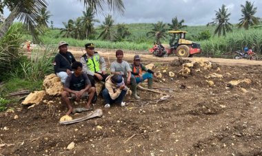 Kapolsek Bantur Berikan Himbauan kepada Petugas Pembangunan Sekolah Rakyat