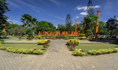 Warga Protes Toilet Alun-Alun Merdeka Malang Dikenakan Tarif