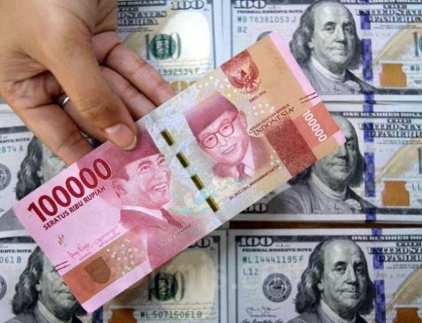 Nilai Tukar Rupiah Kian Tertekan, Dolar AS Melonjak ke Rp16.780