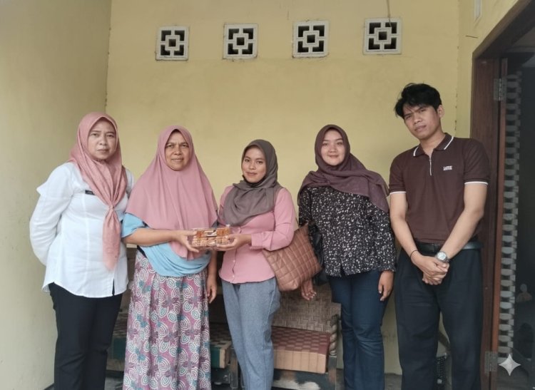 Peserta Magang Hub Kemnaker Kunjungi UMKM Carang Mas di Desa Sanankerto : Camilan Tradisional yang Tetap Eksis di Era Digital