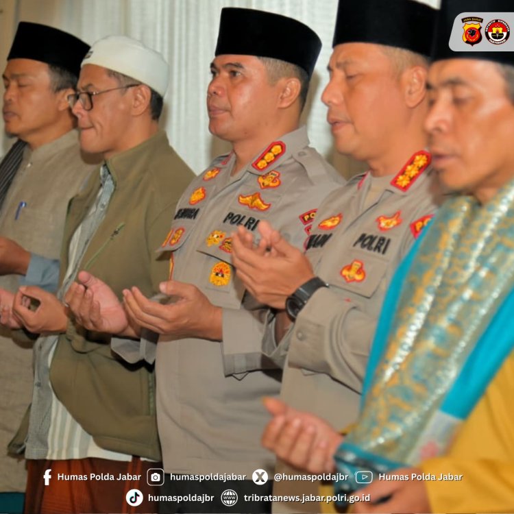 Kabid Humas Dan Dir Binmas Polda Jabar Hadiri Peringatan Isra Mi'raj 1447  H Di Ponpes Al-Mubaarok