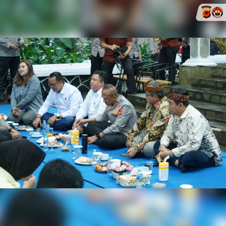 Ngariung Bareng Kapolda Jabar, 'Sauyunan Jaga Lembur' Peringati HUT Satpam  Ke-45 Tahun 2025