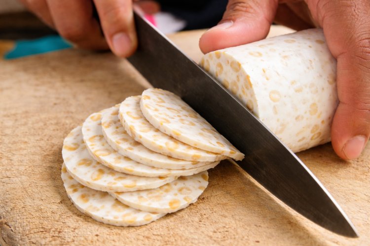 Berawal dari Pelatihan Desa, Keripik Tempe De Ambar Tumbuh Menjadi UMKM Unggulan Sanankerto