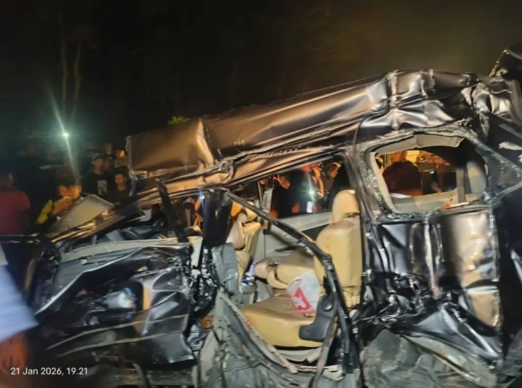 KA Sri Billah Utama Tabrak Mobil Toyota Avanza di Perlintasan Tanpa Palang di Tebingtinggi, 9 Orang Tewas