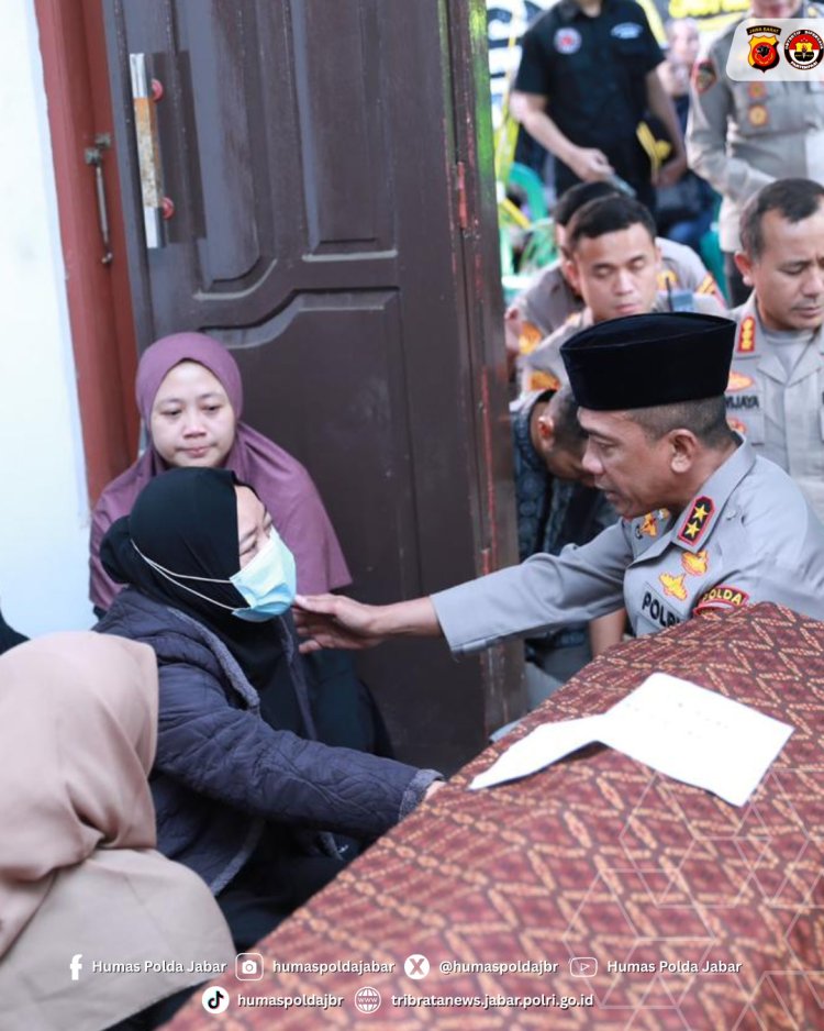 Kapolda Jabar Takziah Ke Rumah Duka Almarhum Ipda Anumerta Hendra Kurniawan