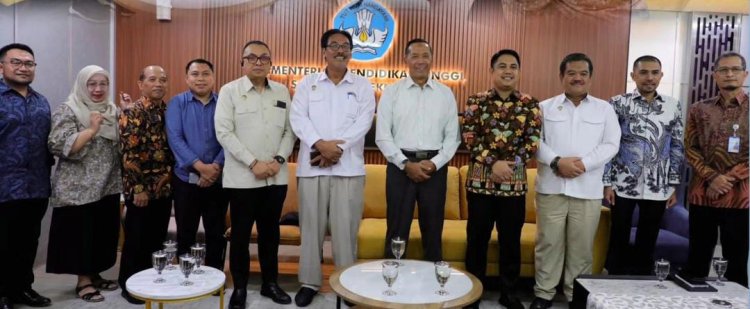 Dari Kampus ke Pasar Kerja Global: Kemdiktisaintek dan Kementerian P2MI Perkuat Sinergi