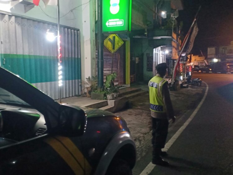 Jaga Stabilitas Kamtibmas, Polsek Ampelgading Intensifkan Blue Light Patrol Hingga Dini Hari