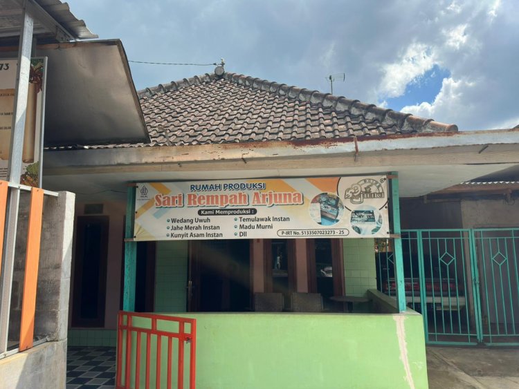 Sari Rempah Arjuna Jamu Jeruk inggu , Warisan Jamu Tradisional Keluarga yang Bertahan Sejak 1973