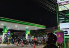 Masyarakat Kota Malang Tetap Tertib Antre BBM di SPBU BP Suhat di Tengah Isu BBM Pertamina