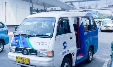 AKSI PENJAMBRETAN DI JAKARTA TIMUR GAGAL TOTAL: Sopir Jaklingko Nekat Tabrak Motor Pelaku Hingga Tersungkur