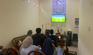 Warkop Digital Poncokusumo Gelar Nobar Borneo FC vs Arema FC, Singo Edan Takluk 1-3