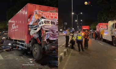 Akibat Mengantuk, 3 Buah Kendaraan 4 Roda Tertabrak Truck Ekspedisi