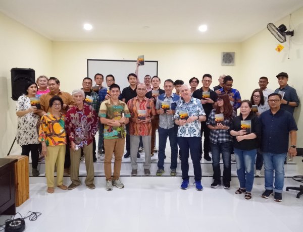 Buku A Willing Spirit Resmi Diluncurkan