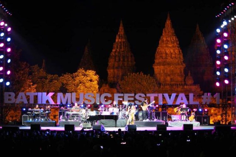 Di Bawah Langit Prambanan, NIKI Siap Hadirkan Harmoni Musik dan Sejarah