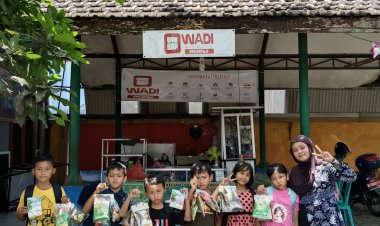 Wadi Network Sekartaji Ajak Siswa SD Pakisaji Ngabuburit Edukatif dengan Belajar Bahasa Inggris