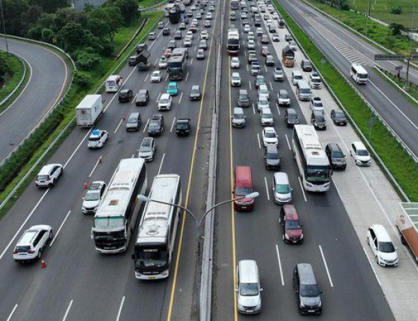 Arus Mudik Lebaran 2026 Terkendali, Polri Ungkap Lalu Lintas Mulai Stabil