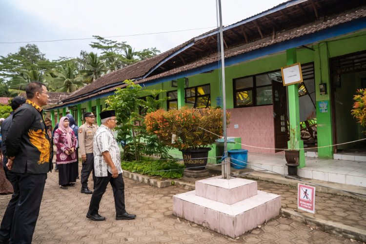Pemkab Malang Telusuri 50 Gedung Sekolah Rusak, Persiapkan Perbaikan Besar-besaran Tahun Depan!