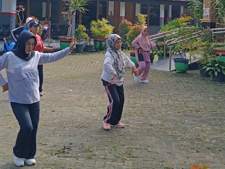 Wadi Network Sekartaji Ajak Warga Pakisaji Hidup Sehat Lewat Senam Bersama dan Pameran UMKM