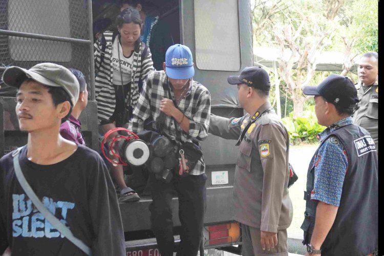 Pemkab Bekasi Razia PMKS di Cikarang, 22 Orang Terjaring dan Dirujuk ke Panti Sosial