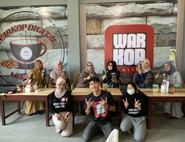 Istri Bupati Malang Promosikan Kopi Lokal di Warkop Digital Mekar Sari, Dukung UMKM Ngantang