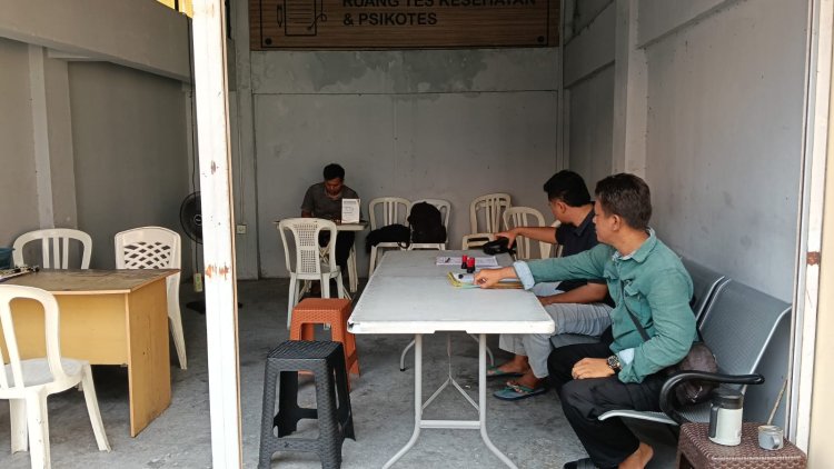 Perpanjangan SIM Kilat di SIM Keliling ITC Surabaya, Warga Apresiasi Pelayanan Cepat dan Tanpa Calo