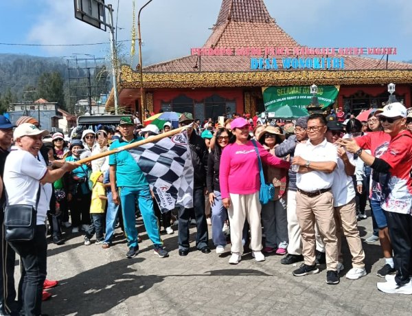 Melebihi Target, Ribuan Jemaat Padati 'Jalan Sehat dan Doa untuk Tengger' di Kawasan Bromo