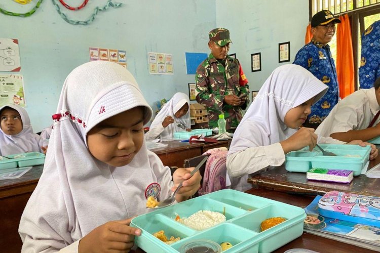 Program Makan Bergizi Gratis di Kalimantan Barat Terus Diperluas, Dukung Generasi Sehat dan Berkualitas