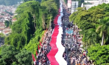 Rekayasa Lalu Lintas Sukses, Kirab Bendera Merah Putih 500 Meter Semarakkan Kota Bogor Tanpa Kendala