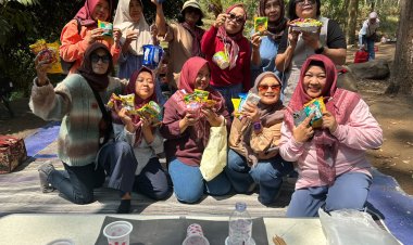 Uniknya Dawis 2 Ngijo Goes to Bedengan, Wajib Seberangi Sungai Jernih dan Bapak-Bapak yang Masak