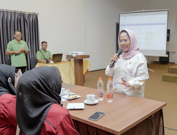 Tanpa Sekat dan Tanpa Batas: Dr. Sri Untari Bisowarno Berbaur dengan ASKOMARA Hingga Larut Malam*
