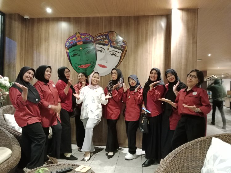 Tanpa Sekat dan Tanpa Batas: Dr. Sri Untari Bisowarno Berbaur dengan ASKOMARA Hingga Larut Malam*