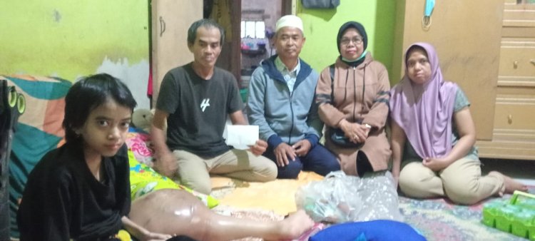 Ikatan Jemaah Haji Al Hikmah, Kunjungi Warga Penderita Kanker Di Sukabumi