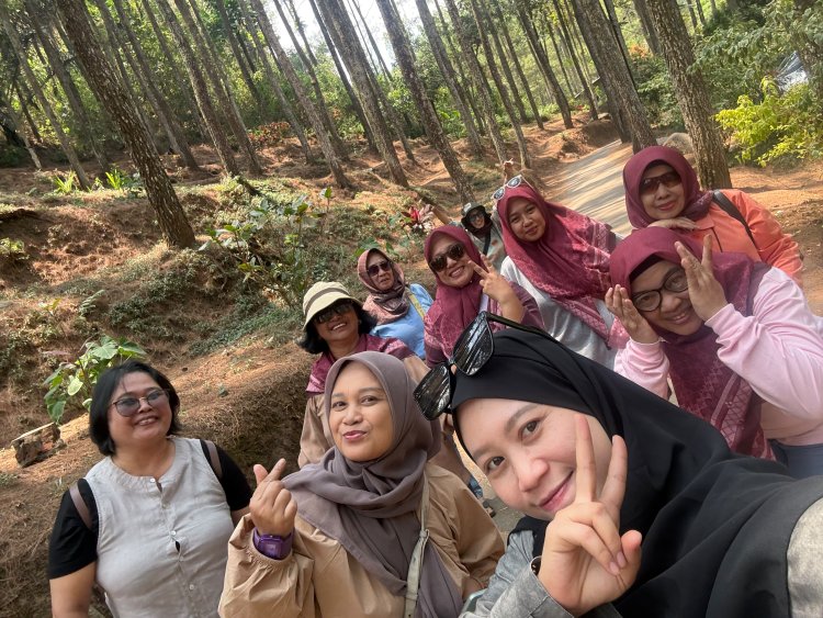 Uniknya Dawis 2 Ngijo Goes to Bedengan, Wajib Seberangi Sungai Jernih dan Bapak-Bapak yang Masak