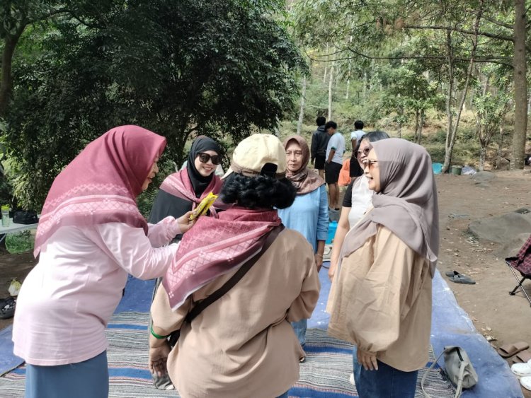 Uniknya Dawis 2 Ngijo Goes to Bedengan, Wajib Seberangi Sungai Jernih dan Bapak-Bapak yang Masak
