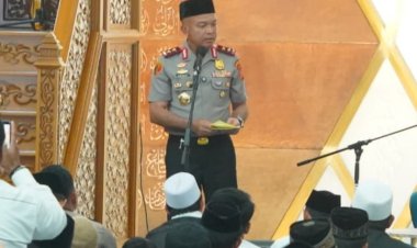 Perkuat Silaturahmi, Kapolda Jabar Pimpin Sholat Jum'at  Keliling