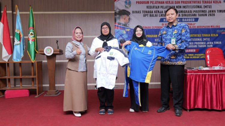 Dua Kelas Sekaligus! MTU Barbershop BLK Singosari untuk SBW Binaan Puskowanjati dan Paguyuban Koperasi Wanita "Panji" Kec. Kepanjen Binaan ASKOMARA Resmi Dibuka Bunda Untari di SBW Malang