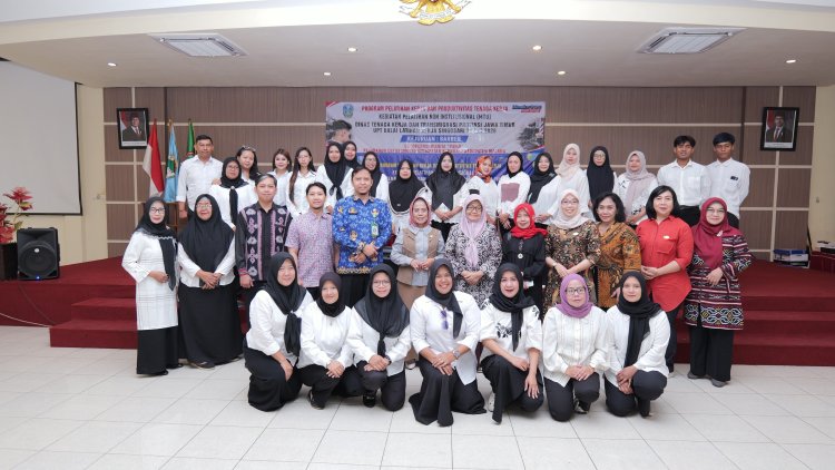 Dua Kelas Sekaligus! MTU Barbershop BLK Singosari untuk SBW Binaan Puskowanjati dan Paguyuban Koperasi Wanita "Panji" Kec. Kepanjen Binaan ASKOMARA Resmi Dibuka Bunda Untari di SBW Malang