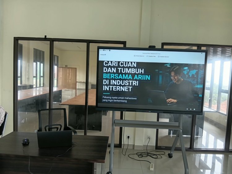 Mendorong Talenta Teknisi & Sales Internet Daerah, ARIIN Sukses Gelar Program "Goes to SMK" di SMK Bina Mandiri Sukahening Tasikmalaya
